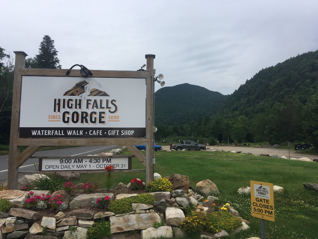 throwbacklures's tweet photo. Stopped along the route to visit some interesting sites that were amazing to see. https://t.co/O9udrKHbT0