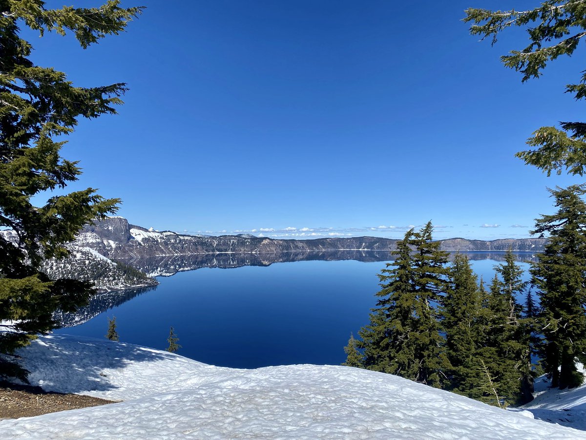 BobbyJohnstonWX's tweet photo. Blue sky=Bluer water
@CraterLakeNPS
#ExploreOregon
#mirrorwater
Photo 📸 😘 Mrs. Johnston https://t.co/xsUERDrQZl