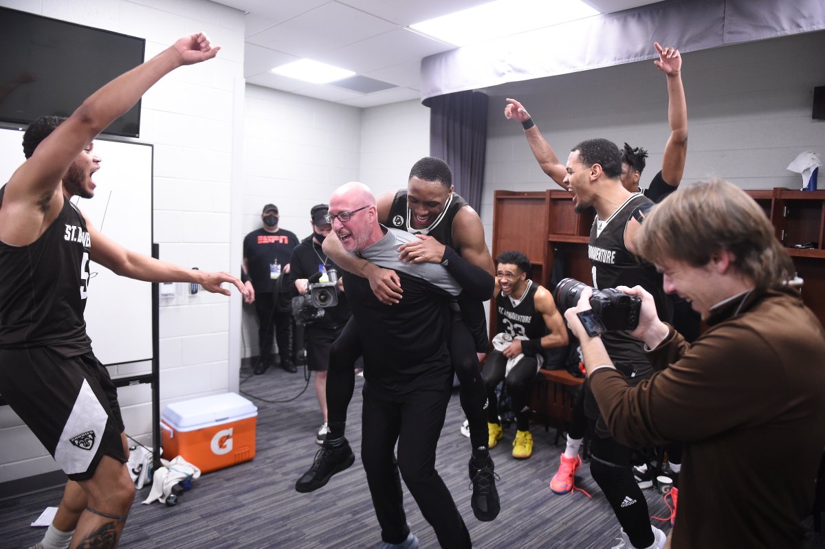 BonniesMBB's tweet photo. Book the tickets to NYC 🗽

#Bonnies || #NIT https://t.co/xbX5ODgBN6