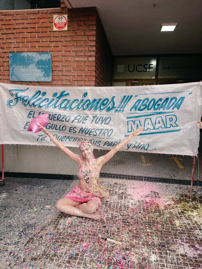 mar_pisonero's tweet photo. Y llego el día más feliz de mi vida❤ SOY ABOGADAAA! https://t.co/Hgd6x3E1RZ