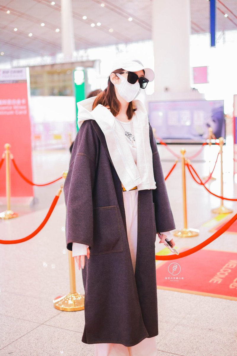ZYF_TH's tweet photo. 220323 PEK 🛫

💜

©张艺凡豆瓣小组FansGroup

#จางอี้ฝาน #ZhangYiFan #BonBonGirls303 #张艺凡 #硬糖少女303 https://t.co/J2xj0t5Nzf