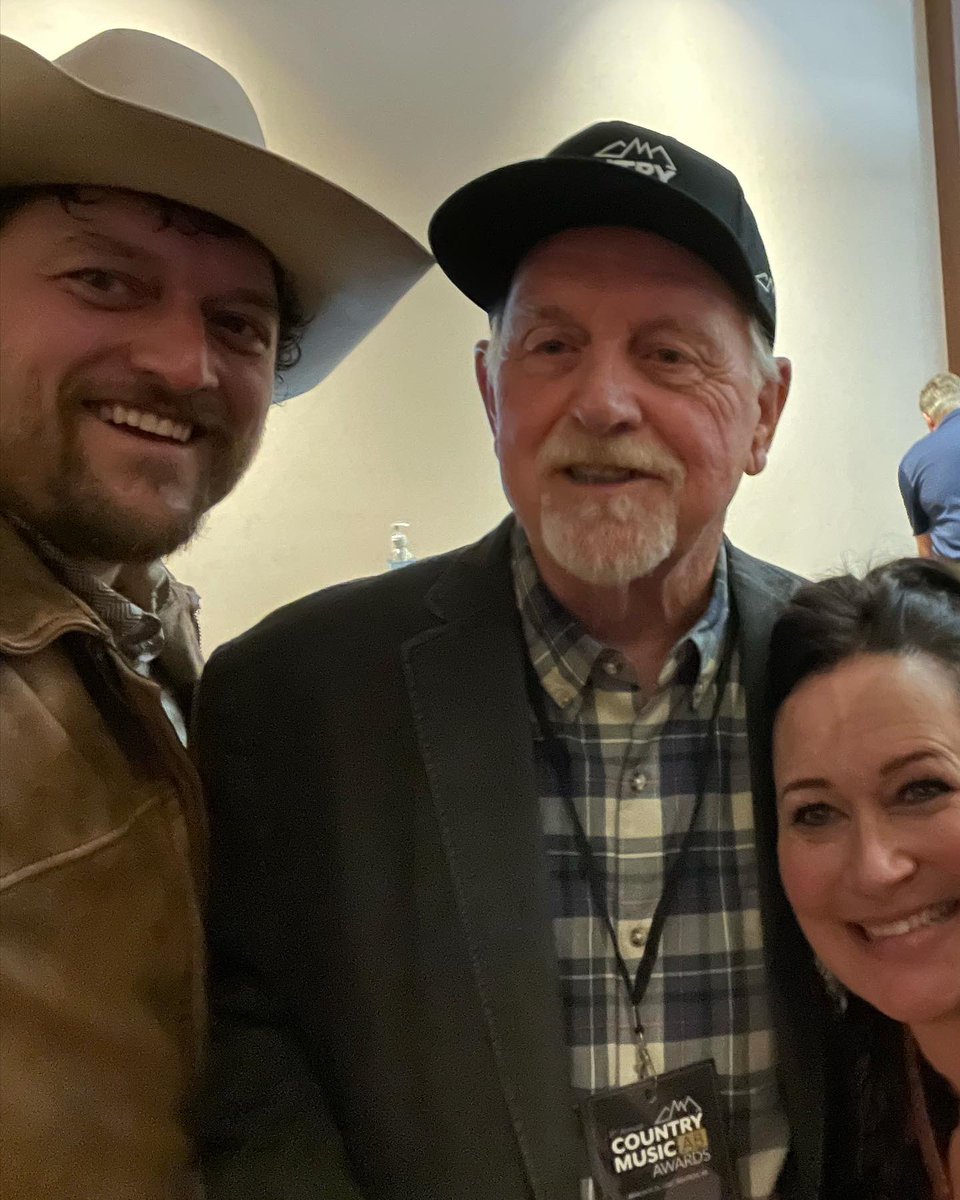 trevorpanczak's tweet image. Wishing all @CountryMusicAB Award winners a big congrats! HUGE shout out to @teralee_ for spear heading the weekend and for asking me to perform. What a delight it was to perform with Josh Ruzycki Cody Mack Johnny Gasparic Brendan Waters Tara McLeod &amp;amp; Mitch Jay. Great weekend!!