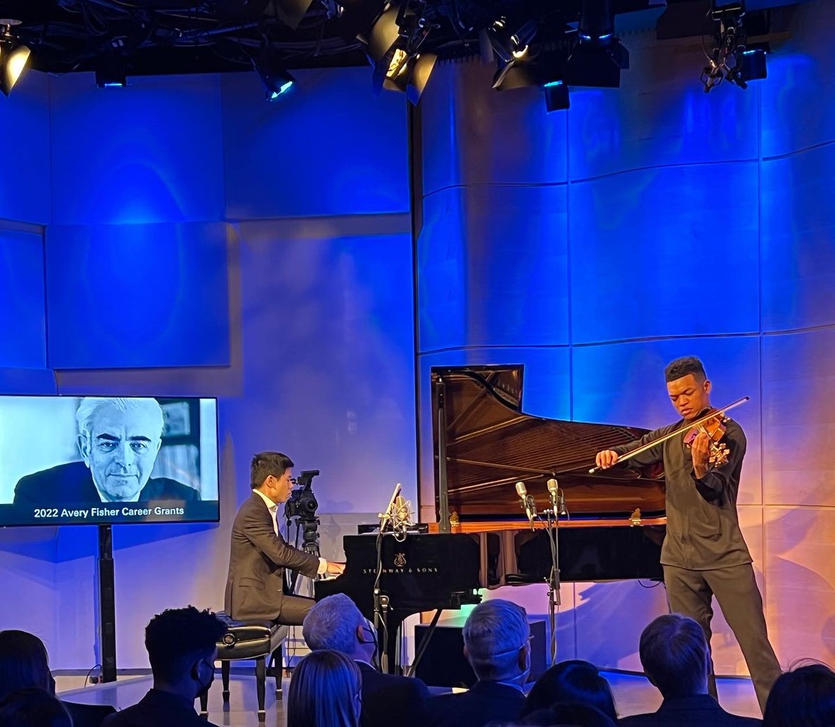 RandallGoosby's tweet photo. I am incredibly honored to have been selected as a recipient of an Avery Fisher Grant. I look forward to sharing this incredible art form of classical music with everyone. https://t.co/BkS3fplAGJ