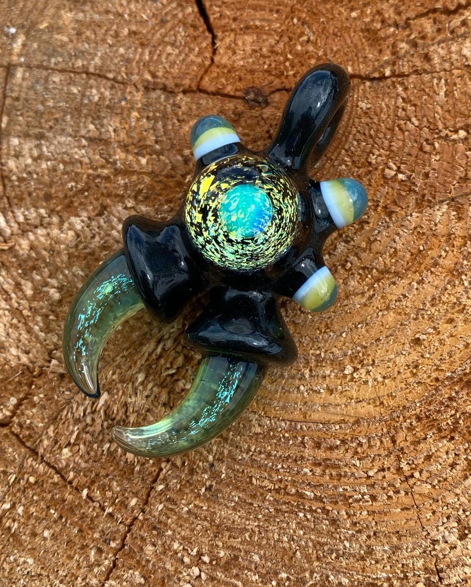 ubatuba_alex's tweet photo. Mini Warlock pendants #4-#6 #upgradetowarlockstatus #warlockstatus #warlock #alienjewelry https://t.co/Ggigw1u1Dz