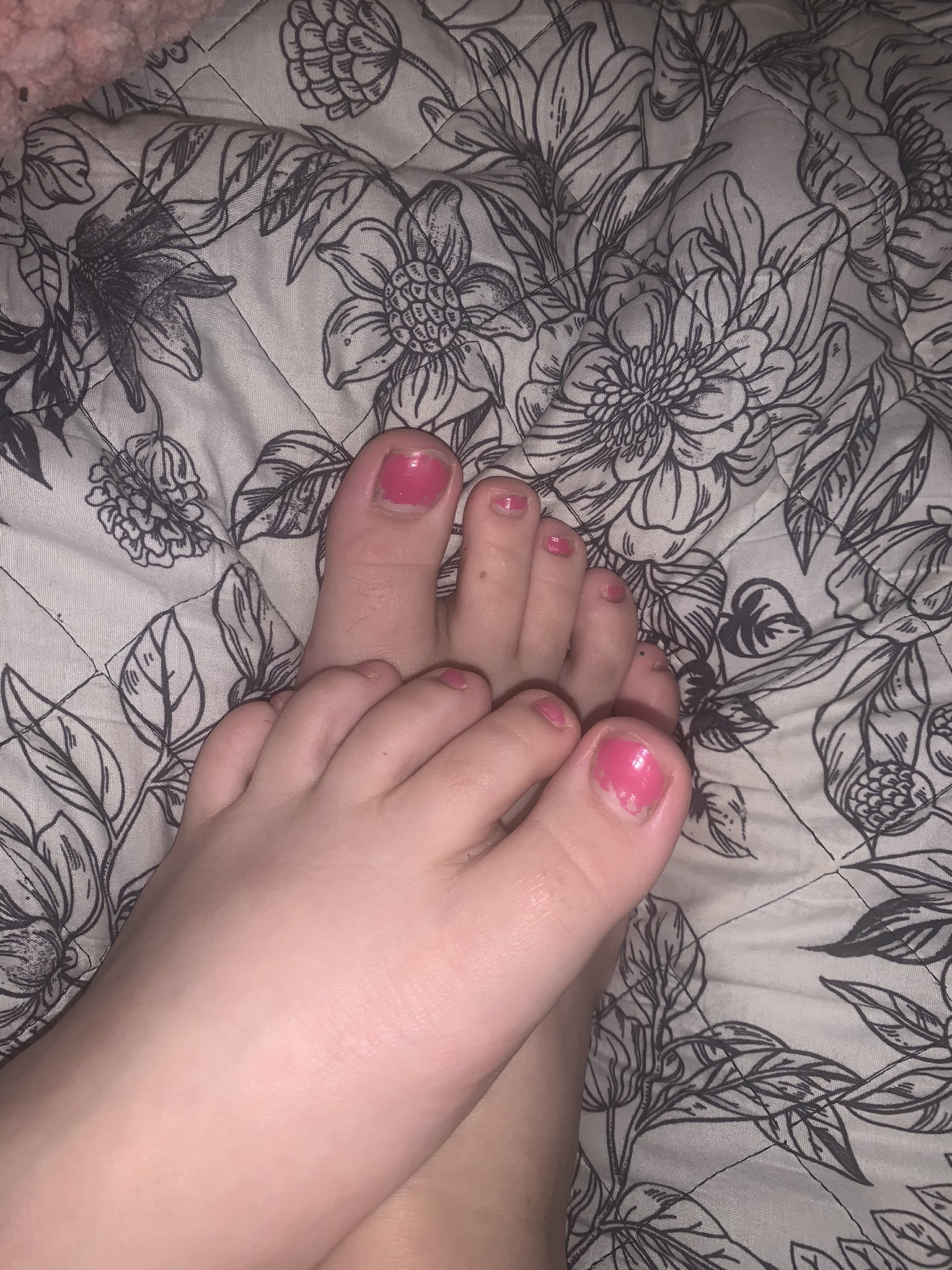 SoleSisters on Twitter "What color should I paint my toes? The nails