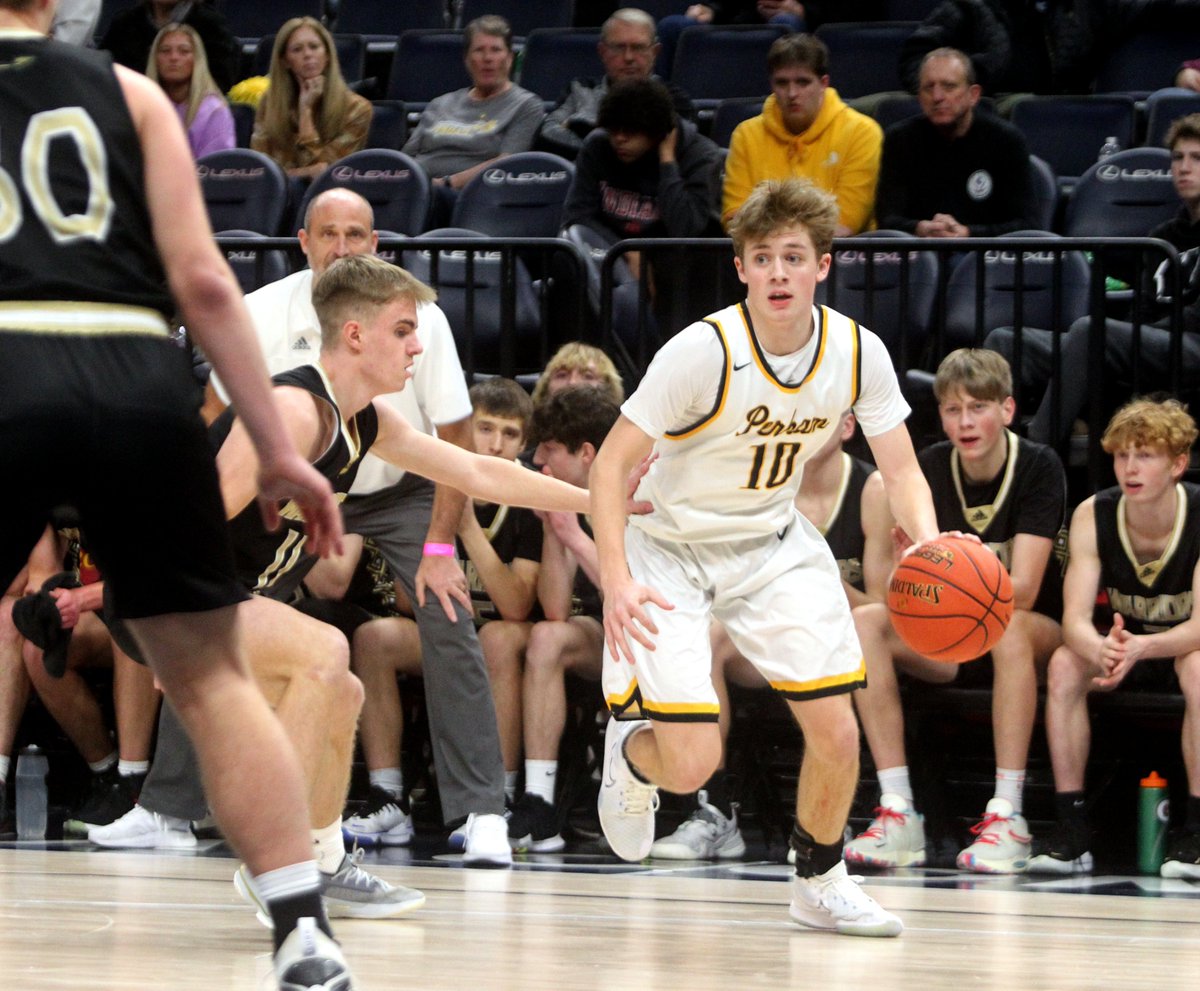 Jared Rubado (@jaredrubadobp) on Twitter photo Perham came to the state tournament with hopes of proving they belong among the Class 2A's best. Even in a loss, they accomplished that goal by holding Caledonia to 51 points. Now, <a href="/BoysPerham/">Perham Boys Basketball</a> looks to keep their season alive against Pequot tomorrow.
🏀: perhamfocus.com/sports/prep/bo… Perham came to the state tournament with hopes of proving they belong among the Class 2A's best. Even in a loss, they accomplished that goal by holding Caledonia to 51 points. Now, <a href="/BoysPerham/">Perham Boys Basketball</a> looks to keep their season alive against Pequot tomorrow.
🏀: perhamfocus.com/sports/prep/bo…