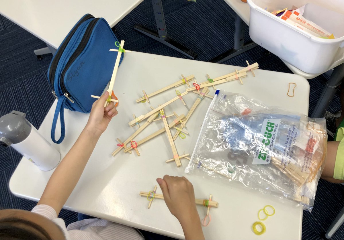 AISCElementary's tweet image. #AISCGrade2 students working on #AISCSocialStudies as they get ready for marketplace. #AISCLearner