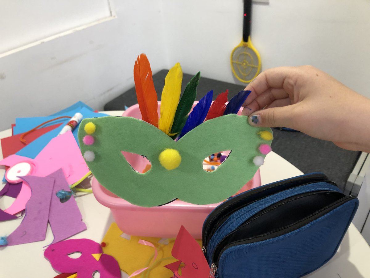 AISCElementary's tweet image. #AISCGrade2 students working on #AISCSocialStudies as they get ready for marketplace. #AISCLearner