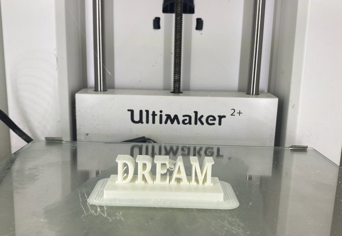 KLASS_Computing's tweet image. Making dreams come true for a Y6 student today 😊 #tinkercad #3Dprinting