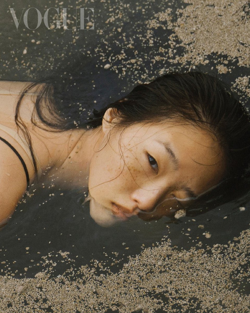 modelsdigitised's tweet photo. peng chang in “heat wave” for vogue taiwan january 2022 by zhong lin https://t.co/fJWiVUNCV8