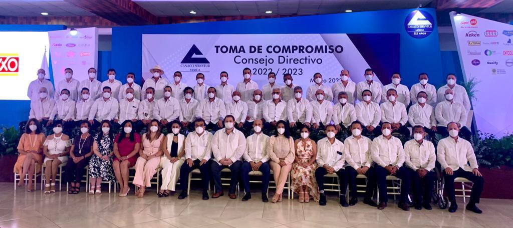 Un honor ser parte del Consejo Directivo 2022/2023 y tomar con responsabilidad la Presidencia de Jóvenes Empresarios <a href="/canacomerida/">canacomerida</a>