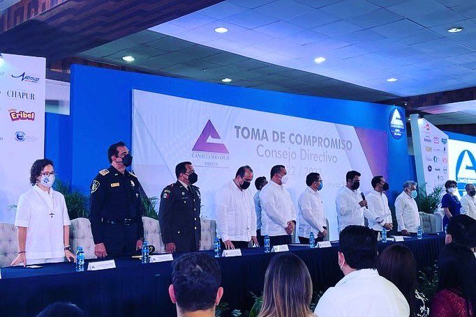 Un gusto acompañar en su toma de compromiso al Consejo Directivo 2022-23 de <a href="/canacomerida/">canacomerida</a>.
Aún más gusto recibir en <a href="/YucatanTurismo/">Yucatan Turismo</a> a un muy querido amigo guanajuatense, <a href="/hectortejadasha/">Héctor Tejada</a> #, quien como presidente de @Concanaco, está haciendo mucho por nuestro país.