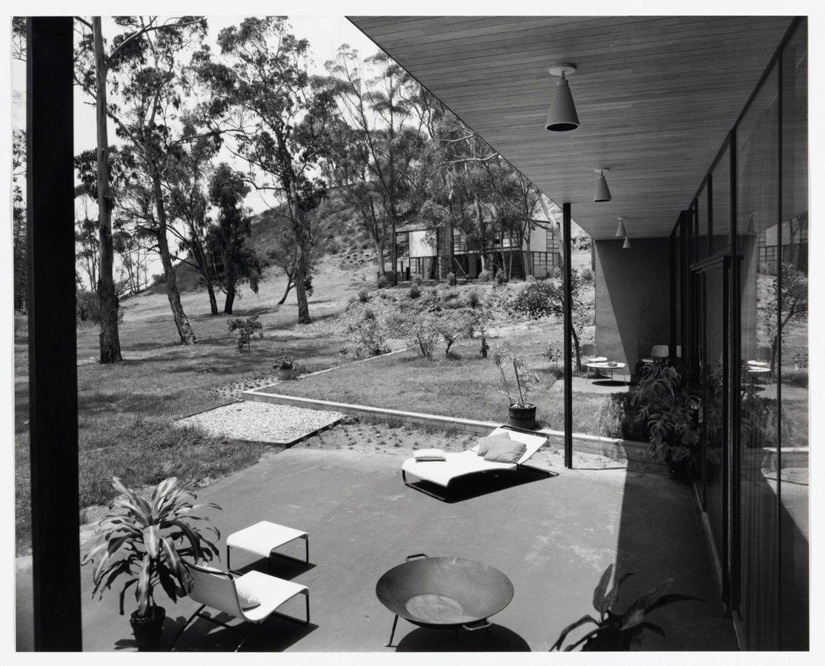 andreaparga7's tweet image. CSH9 &amp;amp; CSH8. California, 1950. Eames Architects. Ph. Julius Shulman. Source: The Getty Research Institute  eamesoffice.com/the-work/case-… #eames #homes #casestudyhouse #californiahomes #visual #visualclues #project #design #architecture #modernarchitecture #photography #photoexploratory