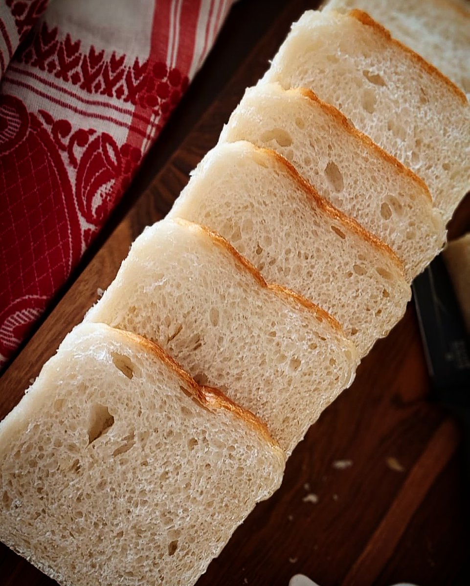 bithighosh's tweet photo. After a long gap, baking what gives me the most pleasure - fresh white bread slices for breakfast..

#Bread #baking #bake #bangalore #Bengaluru #foodphoto #foodphotography #foodblogger #foodblog https://t.co/eM4KGqY4Sl
