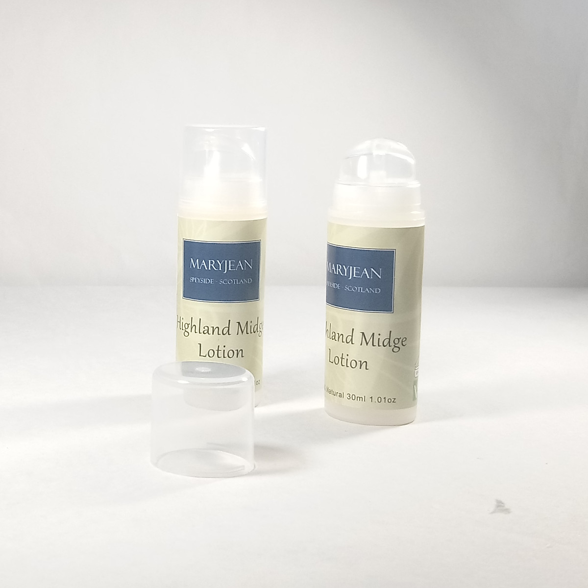 #WinitWednesday To #win a pair of our 30ml award-winning lotions simply 1. follow 2. retweet this message and 3. tag a friend for your chance. The #giveaway ends tonight at 23:00 hours and the winner announced early tomorrow. Good luck everyone! 😊