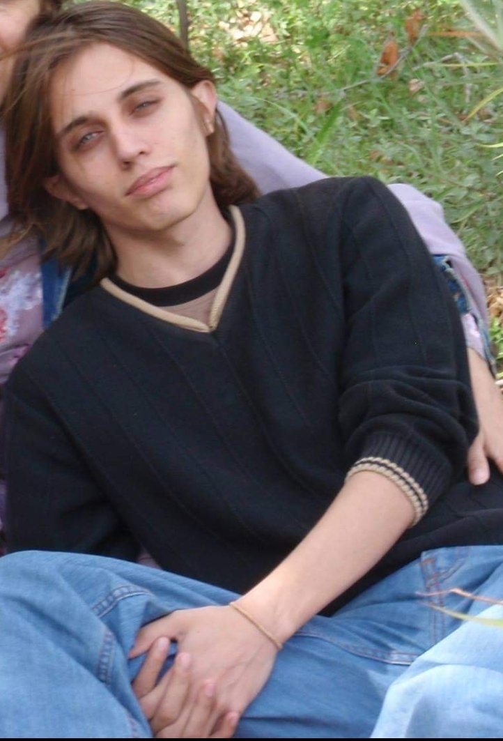 daniyalrahim5's tweet image. I congratulate The Maestro Rohail Hyatt for Hilale Imtiaz. Wherever I have travelled people have sung Dil Dil Pakistan to me. And the people who had seen @rohailhyatt  young always said Dani the resemblance is uncanny. Maybe its true maybe not but I am in