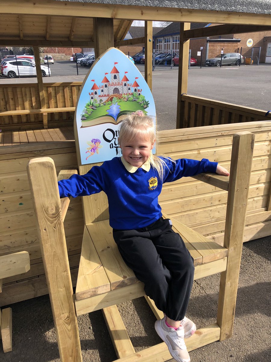 Literacy in the great outdoors! We are loving our new outdoor reading corner ☀️📚