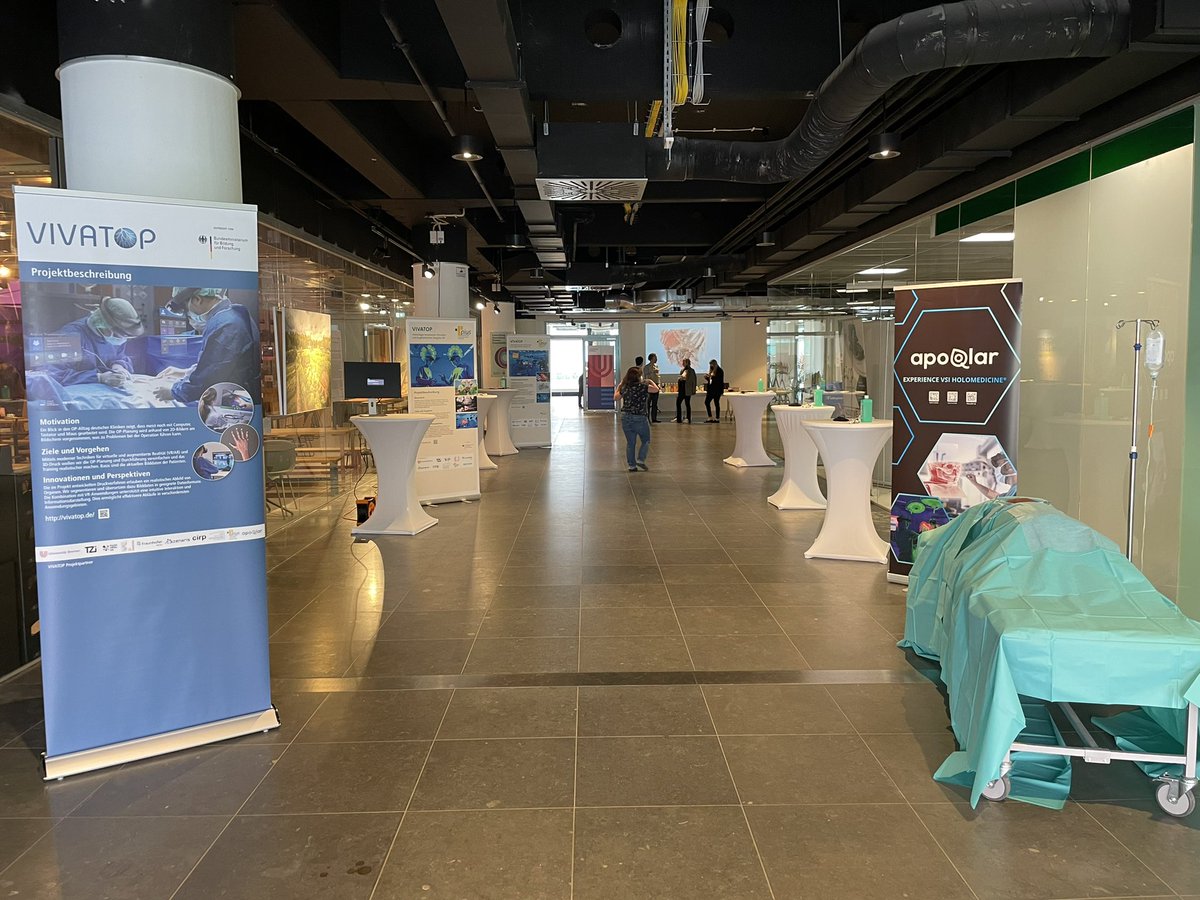 vivatop_de's tweet photo. Aufbau für die Demo der VIVATOP Ergebnisse steht! Wenn ihr in Oldenburg oder umzu seid kommt ins Core zwischen 13 und 18 Uhr! Erlebt die Zukunft der Medizin! #vr #ar #hololens @BMBF_Bund @FraunhoferMEVIS @UniOldenburg @apoQlar @UniBremen @szenaris @VDIVDE_IT https://t.co/mQ0Iqi4F7M