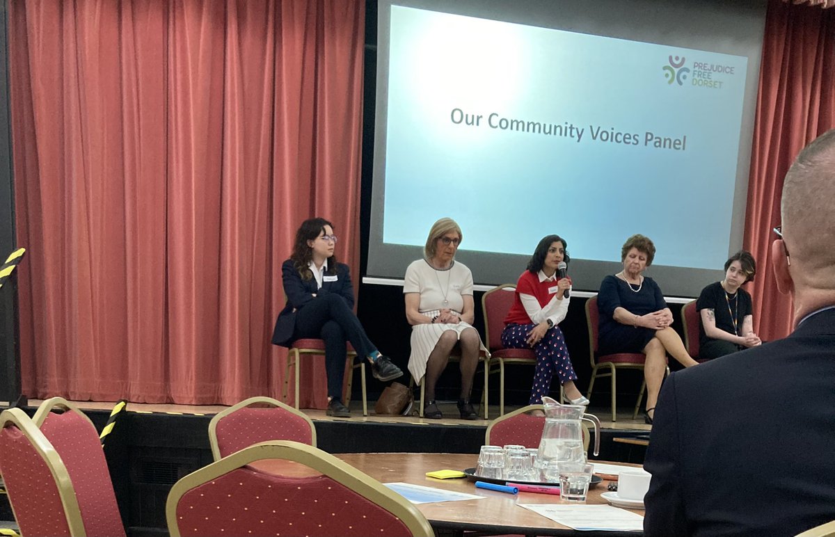 Emma Lee tweet media