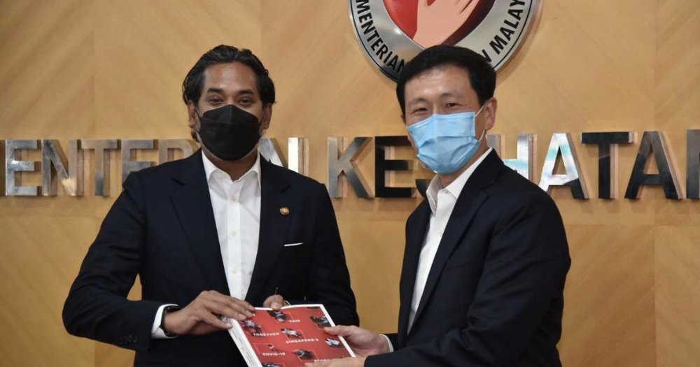 MothershipSG's tweet photo. S'pore-M'sia to fully resume air &amp; land travel for vaccinated: Ong Ye Kung https://t.co/795WtVlhdu https://t.co/hj034bbdUf