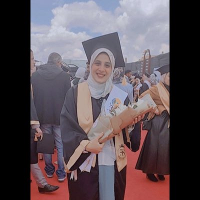EssEzz96's tweet photo. #NewProfilePic #graduation_day
🌺🎉🎉best day of my life https://t.co/WwHxrQ3Ctf