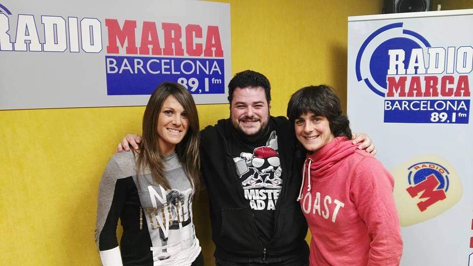 YolandaEspanyo's tweet photo. @FCBfemeni hace 6 años jugó ida 1/4 Champions vs @PSGParis en #Miniestadi entrada gratuita asistieron 8.369 espectadores.
Fue retransmitido en directo @RadioMARCA por Javi de la Casa,Carles Escolán,Alvaro Benito y Santi Fernández.
#FutbolFemenino #FCBarcelona
#FCBFemeni #futbol https://t.co/YuOvKfxYTF