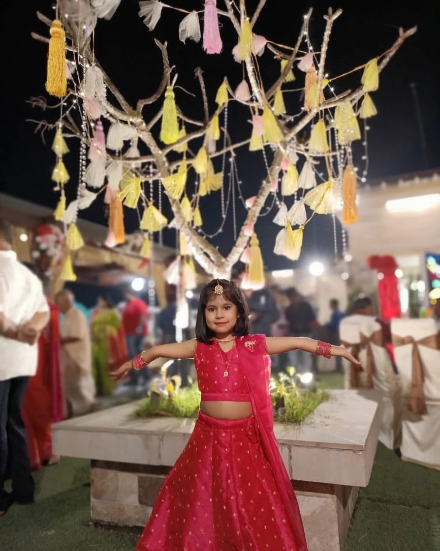 MihiNihar's tweet photo. Feeling beautiful in pink 💯🤪
•
•
•
•
#mihinihar #mihiandnihar #mihi #kidmodels #fashionmodel #fashionmodeling #childactor #internationalkidsmodel #indiandesigner #couture #love #photooftheday #kidsphotoshoot #kidsphotography #nofilter #nofilterneeded https://t.co/KmqzC8nbxp
