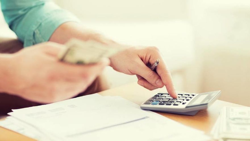 UPFBarcelona's tweet image. #RecercaUPF | Les desigualtats de gènere dificulten la recuperació econòmica de les dones i això impacta sobre la seva salut. Un estudi de Jordi Gumà, investigador de @PolitiquesUPF. 

👉 bit.ly/3D60tcb @GumaJordi