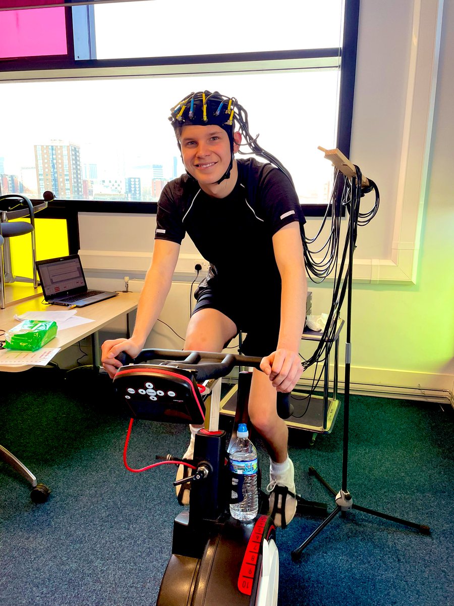 NicJRowley's tweet image. I don’t think you can get more research informed teaching then actually getting students on board being participant for a study &amp;amp; observing data collection 😉 

@cathymonty_psy educating them on fNIRS 🧠 

Thanks @SteMcQuilliam @sjvpsych 🚴🏽 

#backinthelab #fnirs #brainactivity