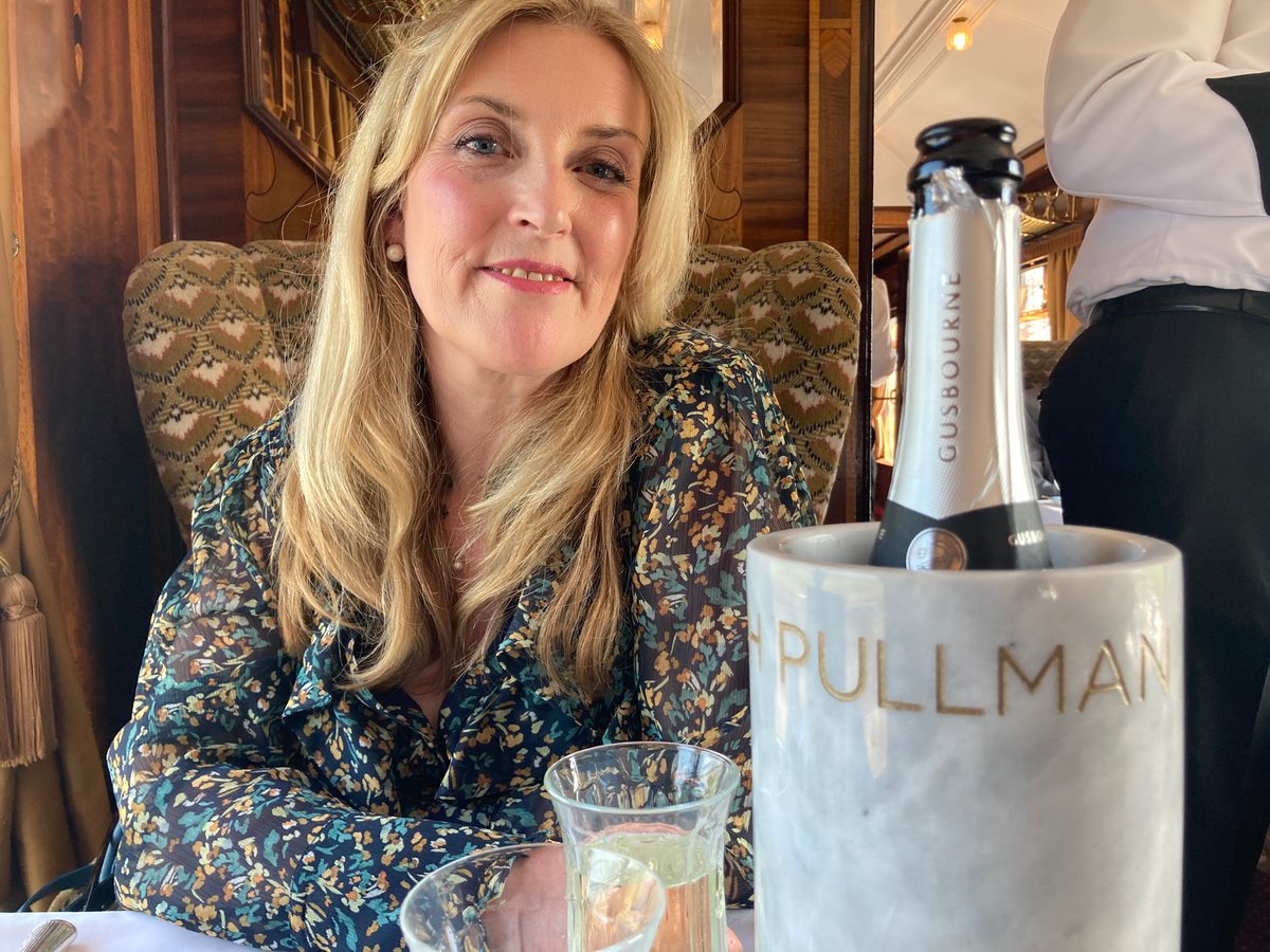 Thank you Charlie <a href="/gusbourne/">Gusbourne</a> , this restores my faith in the great British railway !! <a href="/BritishPullman/">British Pullman</a>