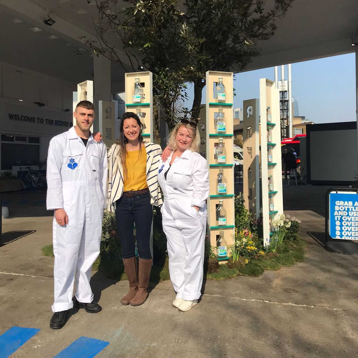 nataliefee's tweet image. Let’s hear it for the #Refillution! I’m at the @EcoverUK Refillery in London today chatting all things reuse and refill 🔁  

Come on down to 69 Borough Road until 7pm and bring your containers! 💦