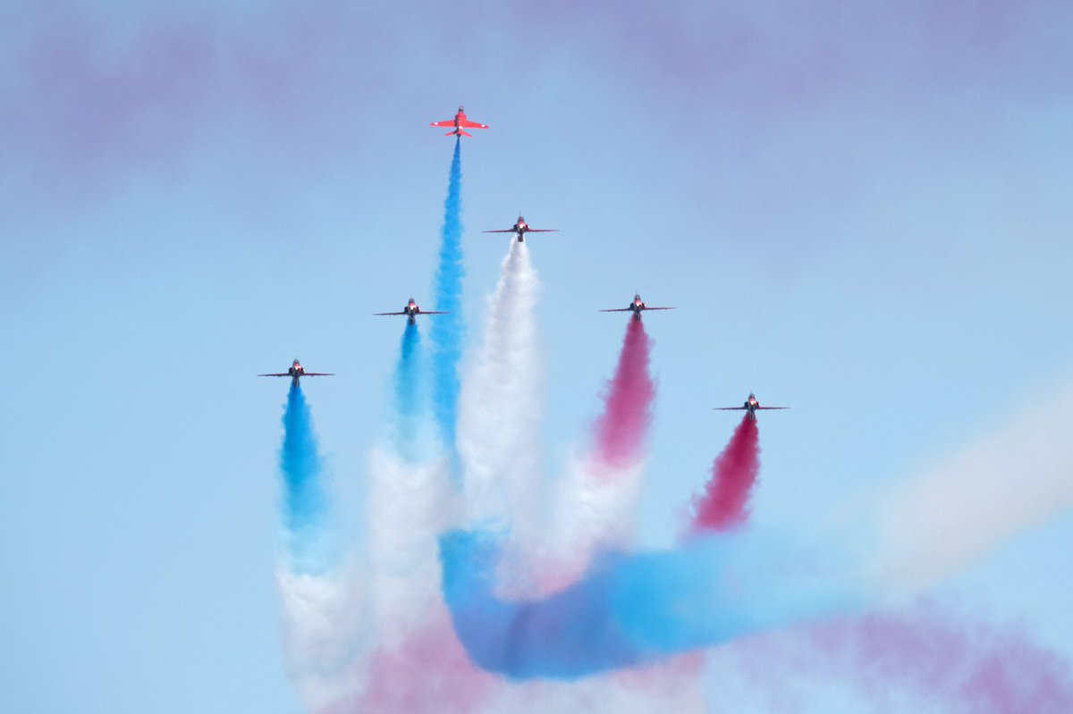 Where will you watch the #RedArrows display in 2022? A list of locations for this year’s UK shows is now available here: raf.mod.uk/display-teams/…