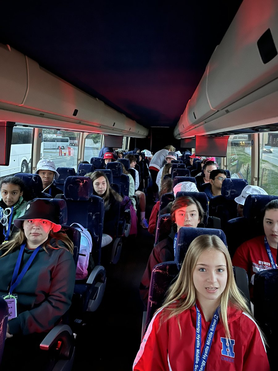 MrTscienceguy's tweet photo. bus 3 heading to Naval Academy #Bus3rocks #HyattsDC2022 https://t.co/aGxwv9wdsl