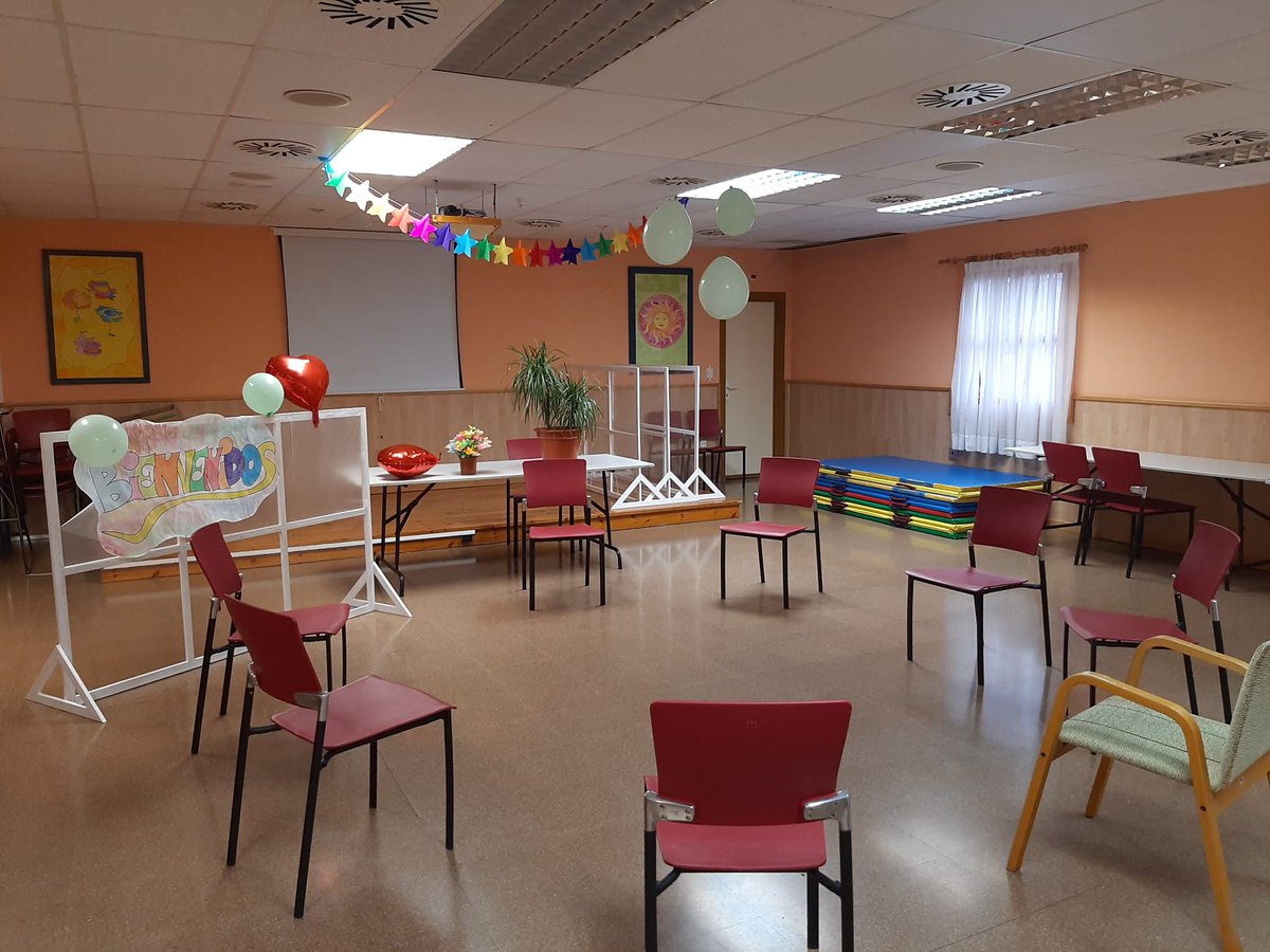 IASSAragon's tweet photo. Todo preparado en el #CAPDI para el grupo socioterapeútico del programa #cuidArte, en el que se ofrece a familias cuidadoras de personas con #Discapacidad un espacio para compartir experiencias, necesidades y emociones. Una actividad más que se retoma con gran ilusión 😍💙 https://t.co/KtSGV2SunZ