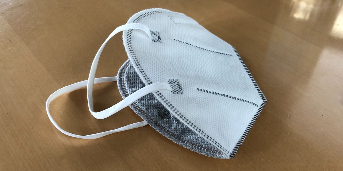 Nach wie vor liegt keine neue Verordnung zur erwarteten FFP2-Maskenpflicht in Innenräumen vor. Wo liegen die Schwierigkeiten in der Umsetzung? Das <a href="/oe1/">Ö1</a> #Mittagsjournal mit einer politischen Analyse ▶️  bit.ly/3L461qk