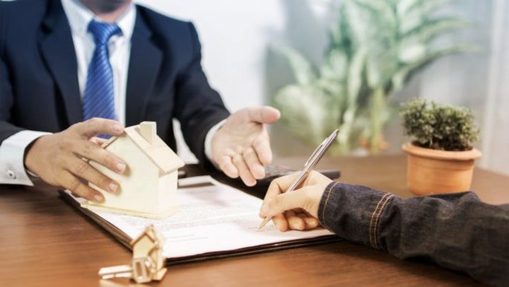 KMaclay's tweet photo. 5 Questions to Ask Your Mortgage Lender Before Refinancing Your Home https://t.co/6yiZeVTE3a https://t.co/f2BcN9iYp2