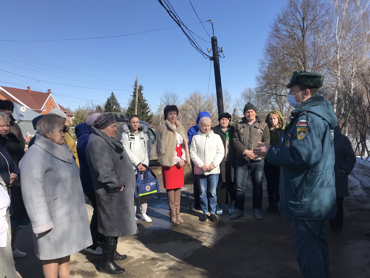KTSON_4_71's tweet photo. Веневское подразделение. Проведена практическая тренировка по эвакуации сотрудников и обслуживаемых полустационарного отделения в случае возникновения пожара и ЧС. https://t.co/1oTNAWui6z