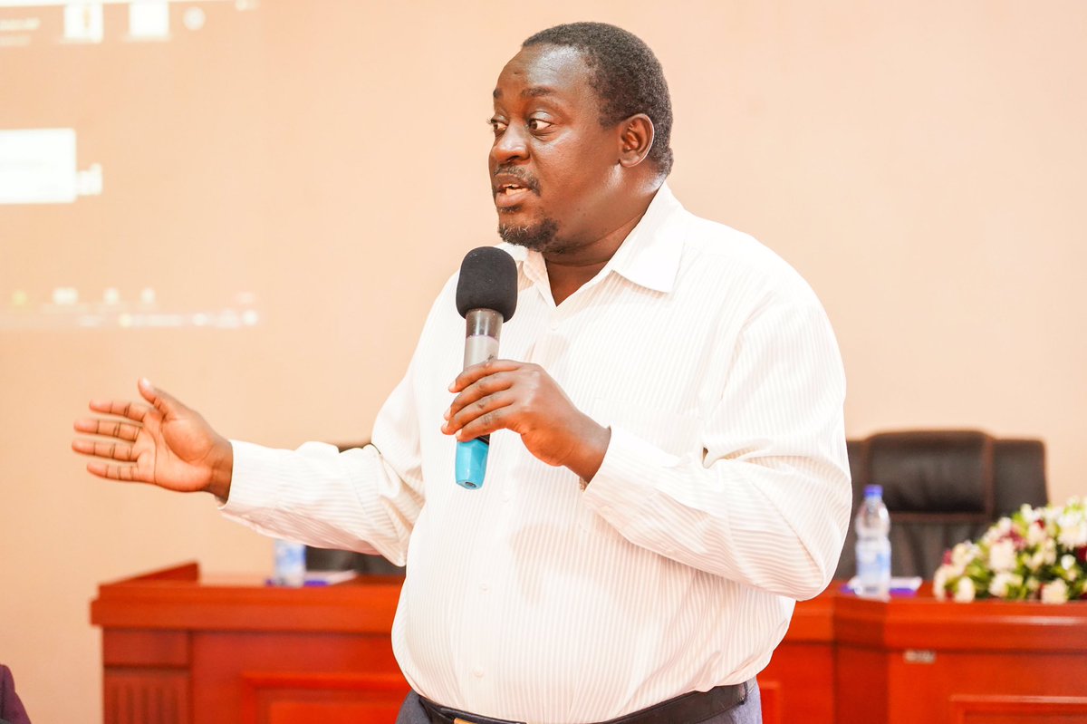 uyahf1's tweet photo. "In #Namayingo district, especially at the landing site, people now practice ‘sex loans’ whereby sex workers let you have sex with them and write your name in a book so that you can pay later." Mr.Kiyingi Martin, condom data manager @MinofHealthUG. #QCCM https://t.co/Iokya2uKTR
