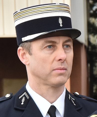Il y a 4 ans, Arnaud #Beltrame se sacrifiait, assassiné par un terroriste islamiste. 

En prenant la place d’un otage, il a sauvé une vie et a préservé notre liberté, à tous. 

Nous ne l’oublions pas, ni son courage exemplaire. 🇫🇷