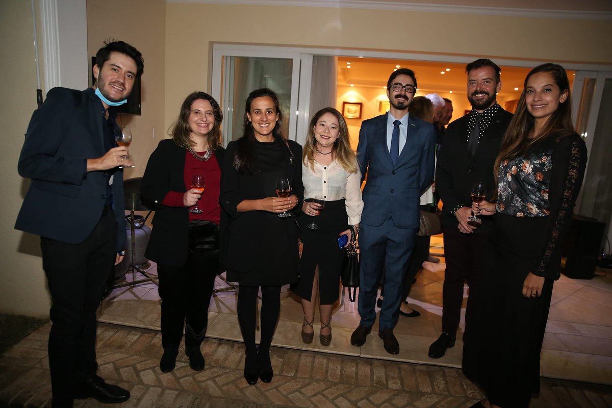 No dia 21, celebramos a #Francofonia em São Paulo. Essa foi a primeira celebração presencial da data do Diretor do <a href="/QuebecBrasil/">Québec no Brasil</a>, <a href="/JasonNaud/">Jason Naud</a>, desde que chegou ao 🇧🇷! Sublinhamos a colaboração entre as representações diplomáticas presentes: 🇱🇧🇧🇪🇨🇦🇫🇷🇨🇭🥳 #mon20mars #Francophonie
