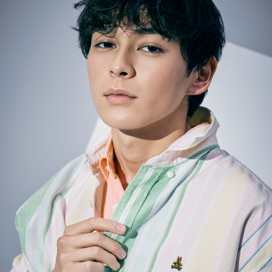 Gap_JP's tweet photo. The New '90s
FREE&amp;FLOW
最旬の90'sスタイルを、着心地の良さと素材の軽さで楽しむフリー&amp;フローコレクション
 
眞栄田郷敦（俳優）
#TheNew90s
#FreeandFlow
#蜷川実花
#Gap

https://t.co/tCRmgtLVv1 https://t.co/I3WqxYsSSh