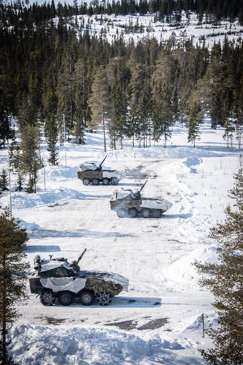 DGeneralneRSZ's tweet photo. Pod dowództwem brygady 🇫🇷🇩🇪 z Rapid Reaction Corps w 🇳🇴ćwiczą żołnierze z 12 Dywizji Zmechanizowanej, według scenariusza, który zakłada skierowanie do działań tzw. szpicy #NATO.
Ćwiczenie #ColdReponse22 demonstruje zdolność #NATO do reagowania na każde zagrożenie.
#WeAreNATO https://t.co/ZouUurdvML