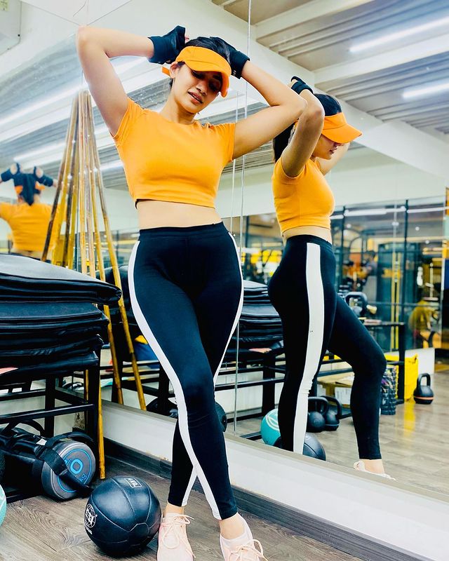 igtamil's tweet photo. #LosliyaMariyanesan gym pick 

#Losliya #TamilCinema #Indiaglitz 

For more images at 
https://t.co/hmoZcC1W5j https://t.co/PmBsXDeZ0h