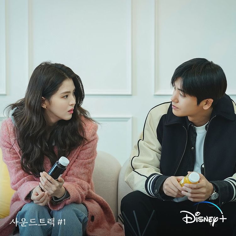 kdramaluvrr's tweet photo. > Soundtrack #1 Episode 1 Still Cuts <

[#SoundtrackNo1 #SoundtrackNo1Ep1] https://t.co/Ei9GB94kB3