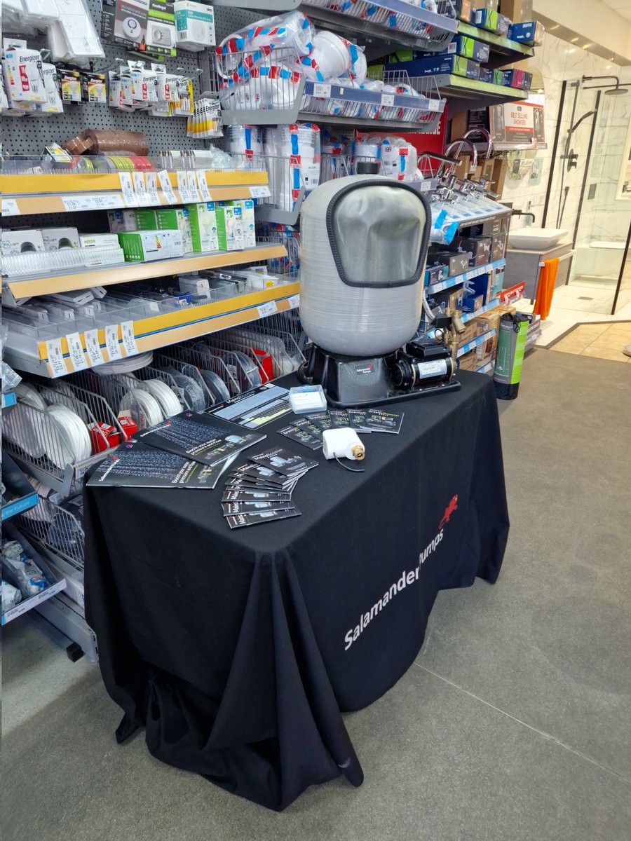 Salamander_Sean's tweet photo. @CityPlumbingUK #Gloucester is the venue for this mornings @salamanderpumps #MainsBooster event. 

Perfect Putt and win some 🍺 

Grab a sausage or 🥓 roll and learn all about our #MainsBooster #Solutions 

#WorkingTogetherToAchieveMore https://t.co/3wIbENtHWh