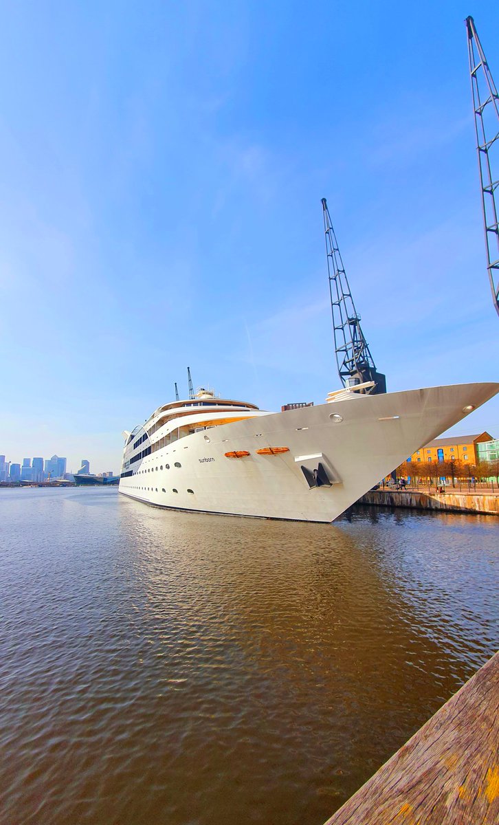 sunita_kumar33's tweet photo. Lovely walk around the Royal Docks 😊 London in the sunshine 💕 #LetsDoLondon #cityhalll #mayoroflondon #London @visitlondon #royaldocks @sunbornlondon #yacht #hotel #photography #photo #art https://t.co/DmLcMsdBN2