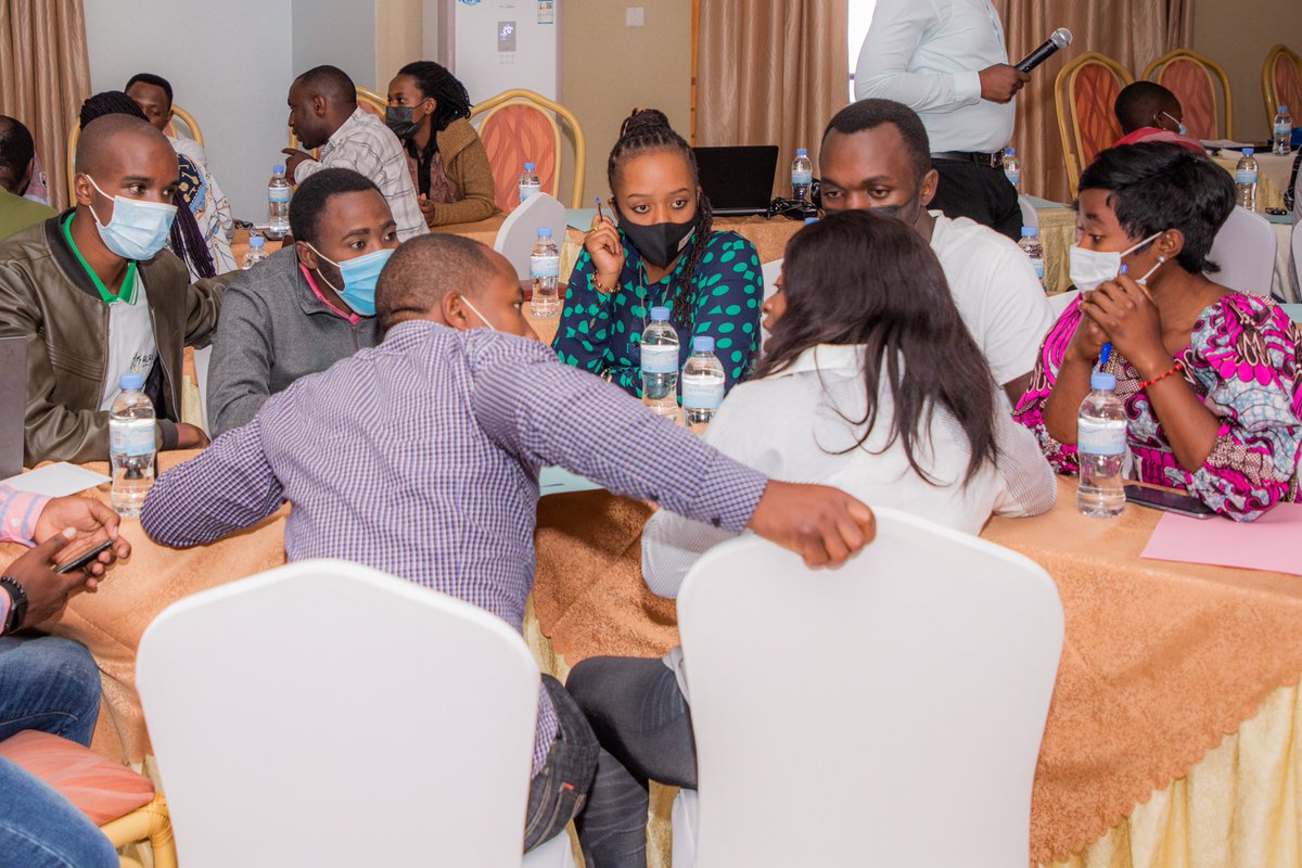 YouthConnekt's tweet photo. Welcome to day3 of #YouthConnekt #CrossBorderTrade Boot Camp of Young Agripreneurs from Rwanda 🇷🇼 and DRC 🇨🇩. Participants are discussing how this platform will help them expand their businesses beyond their county’s borders. https://t.co/h86daFDKui