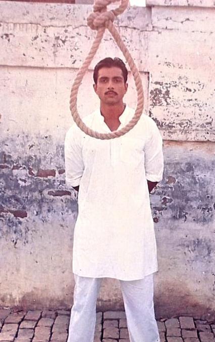 SonuSood's tweet photo. Remembering the legend Shaheed Bhagat Singh on his death anniversary today. 

Was an honor for me to portray him on the big screen, which marked my debut with Shaheed-E-Azam. The firsts are always the most special ones and they leave a forever mark in your life.
 Jai Hind 🇮🇳 https://t.co/mQI85FHkAa