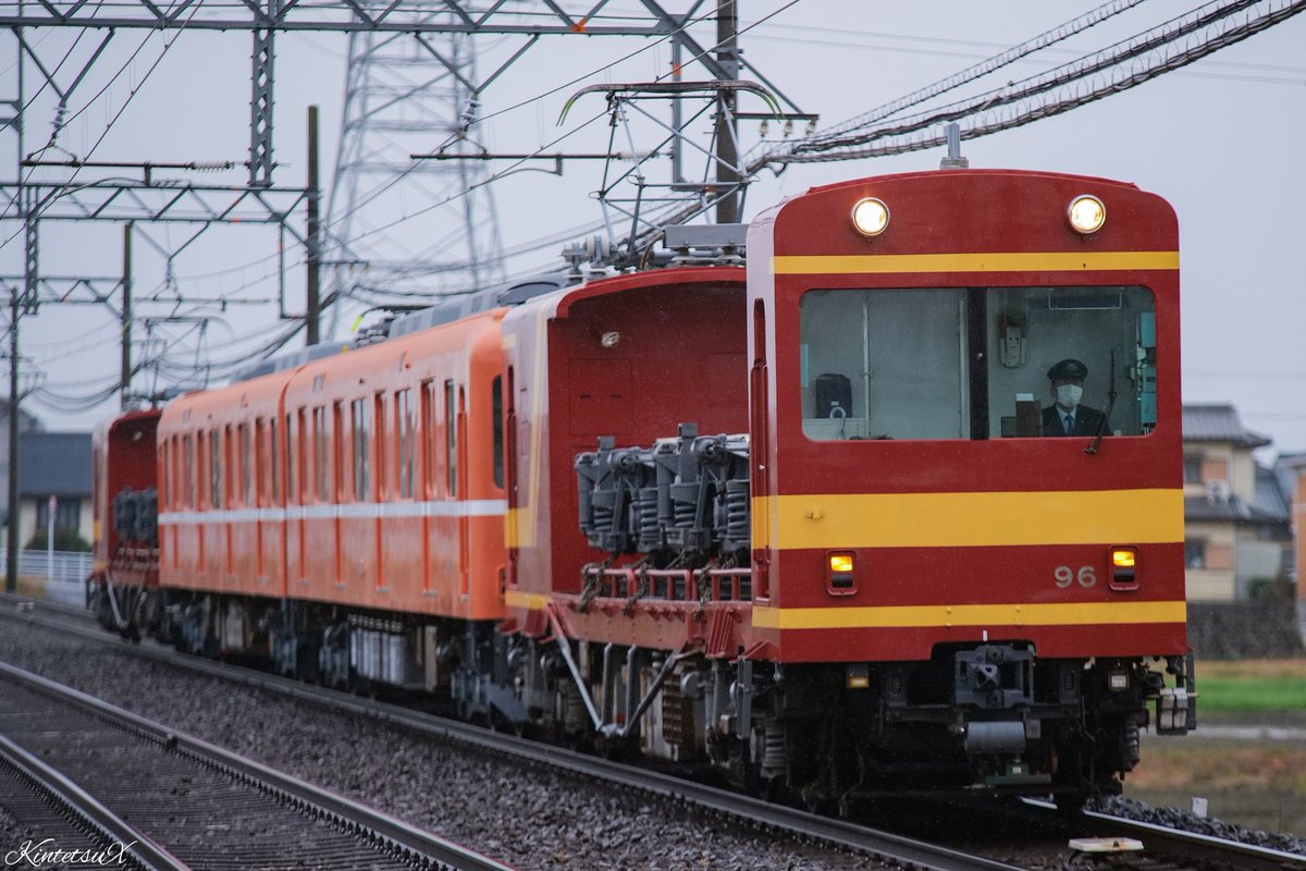 KintetsuX's tweet photo. 2022/3/22
C#96＋606-506＋94 塩浜出場回送

ラビットカー塗装の養老鉄道600系D06が定期検査を終えて塩浜検修車庫を出場し、MF96と連結して東方操車場へ回送されました。 https://t.co/pXNKb9xXN7