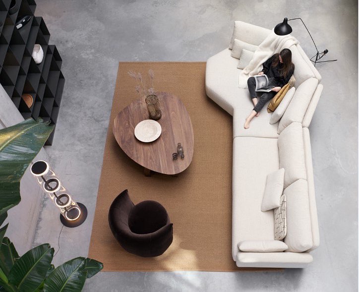 Vooruitblikken op een prachtig meubel event in de Fokker Terminal. interiorbusiness.nl/destination-de…